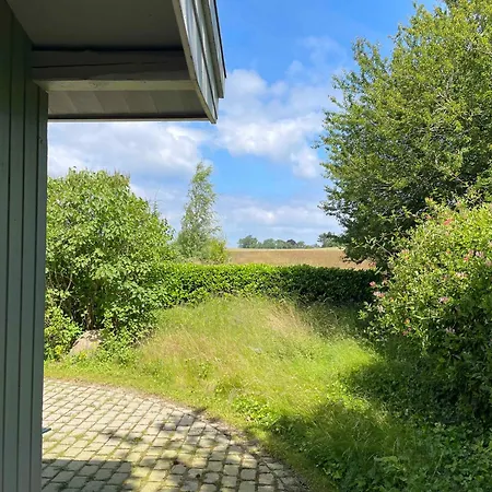 Idyllic Summer House On * Oro