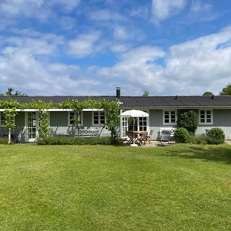 Idyllic Summer House On Holiday home *