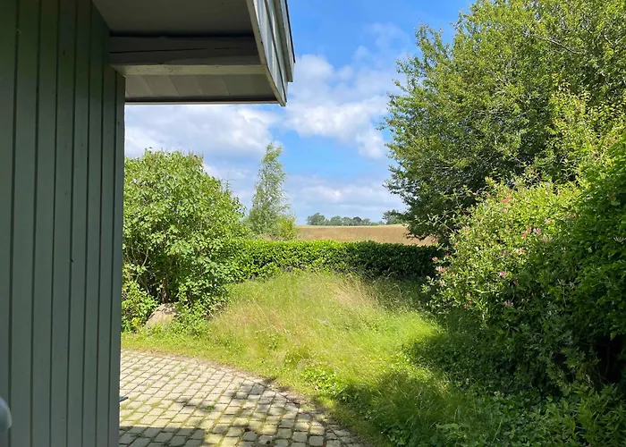 Idyllic Summer House On * Oro